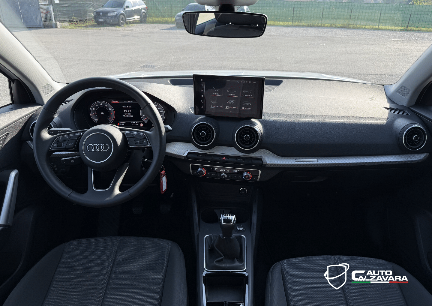 Audi Q2 30 TFSI Business / SA015092