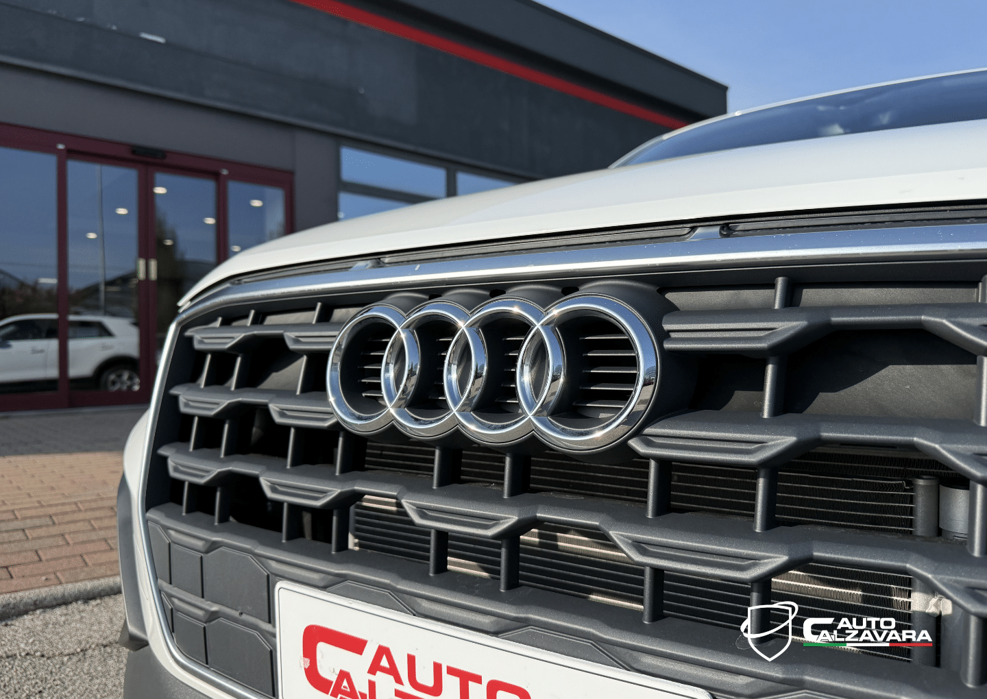 Audi Q2 30 TFSI Business / SA015092