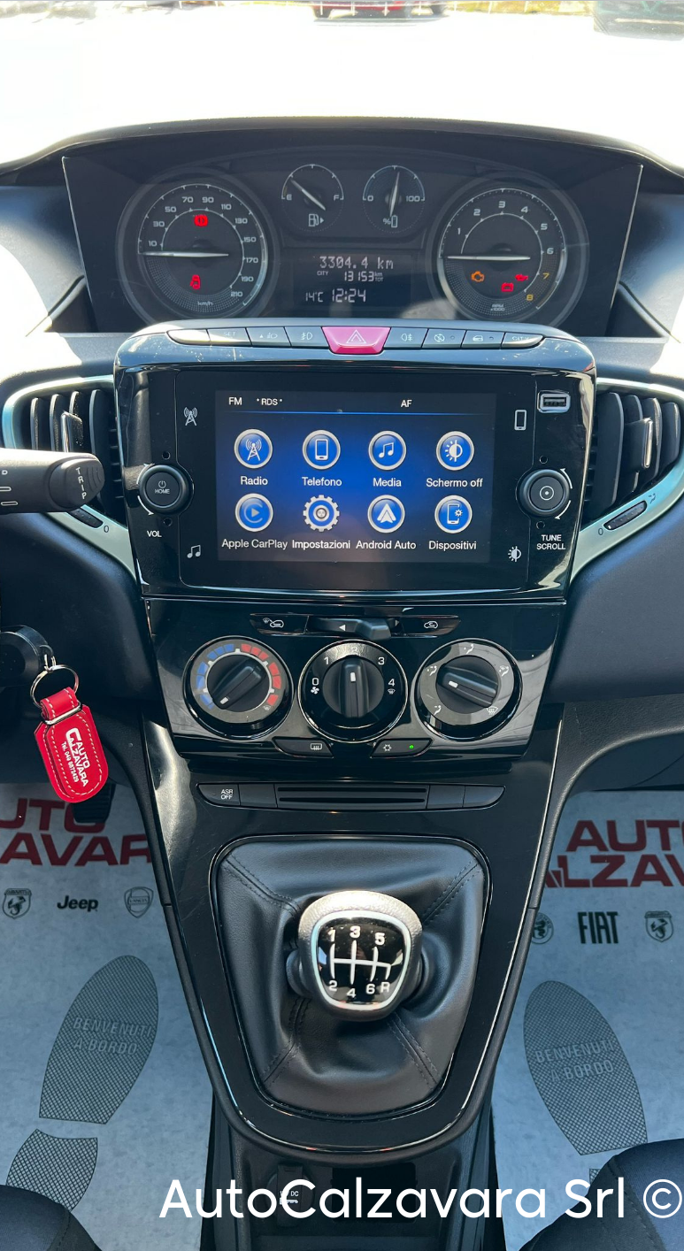 Ypsilon 1.0 FireFly 5 porte S&S Hybrid Gold / NERO CINEMA / GP867AL