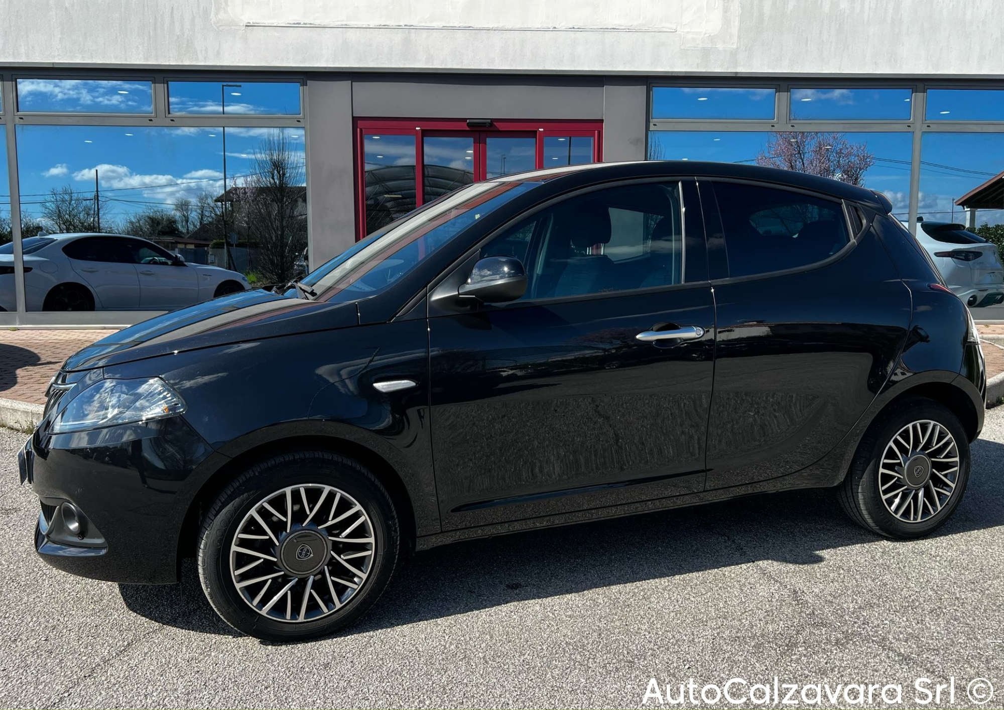 Ypsilon 1.0 FireFly 5 porte S&S Hybrid Gold / NERO CINEMA / GP867AL