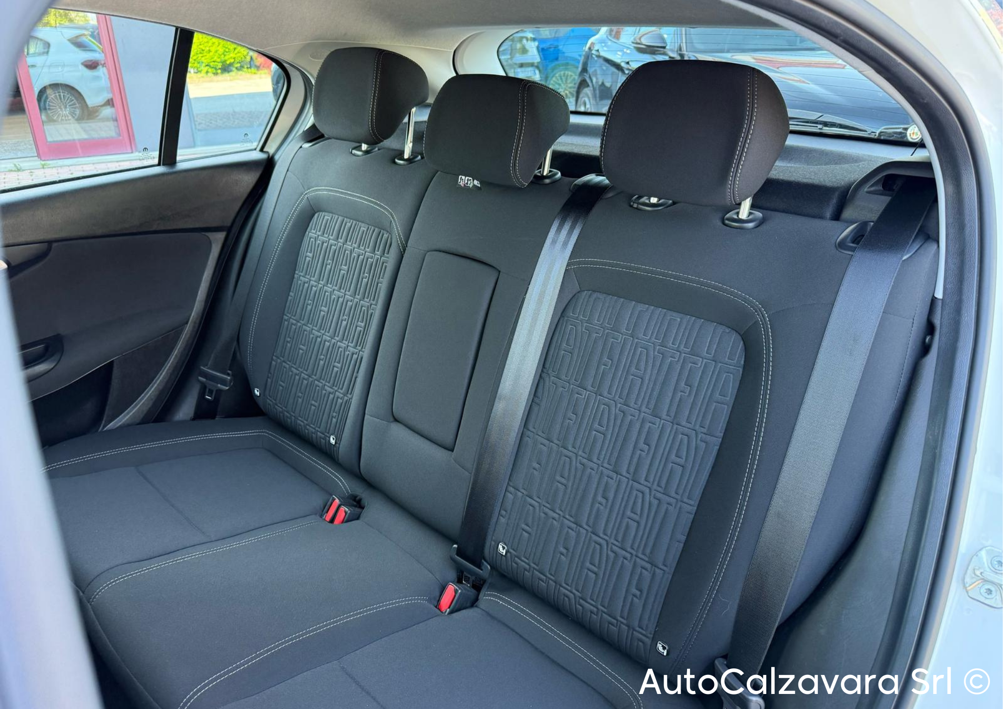 Fiat Tipo 1.6 Mjt S&S 5 porte / BIANCO GELATO / GN070NV