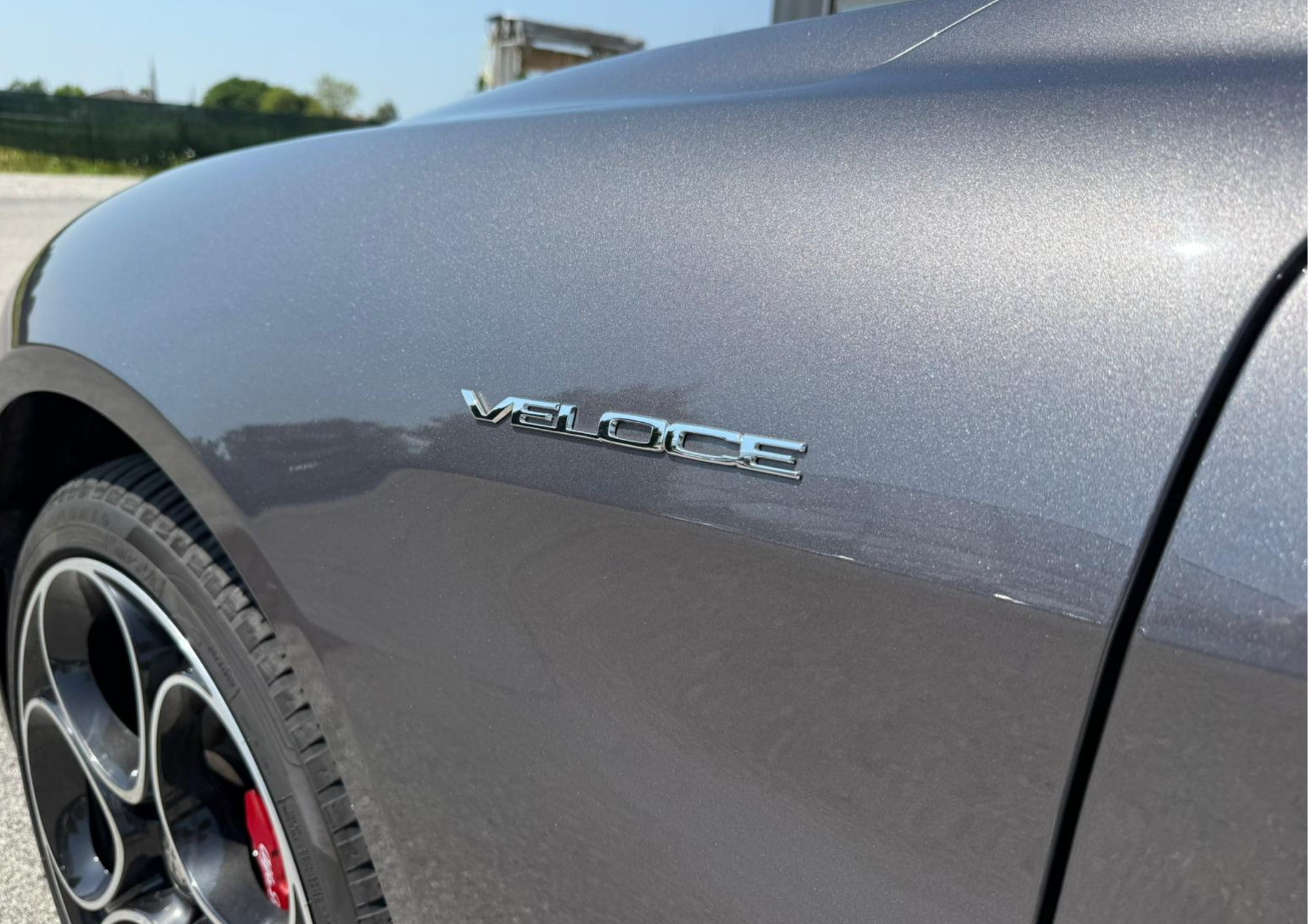 Alfa Romeo Giulia 2.0 Turbo 280 CV AT8 AWD Q4 Veloce / GRIGIO VESUVIO / R7686153