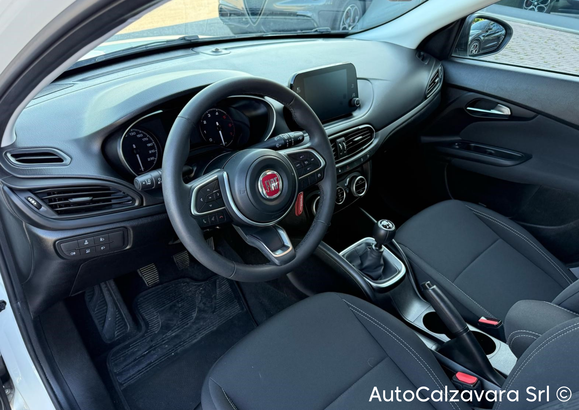 Fiat Tipo 1.6 Mjt S&S 5 porte / BIANCO GELATO / GN070NV