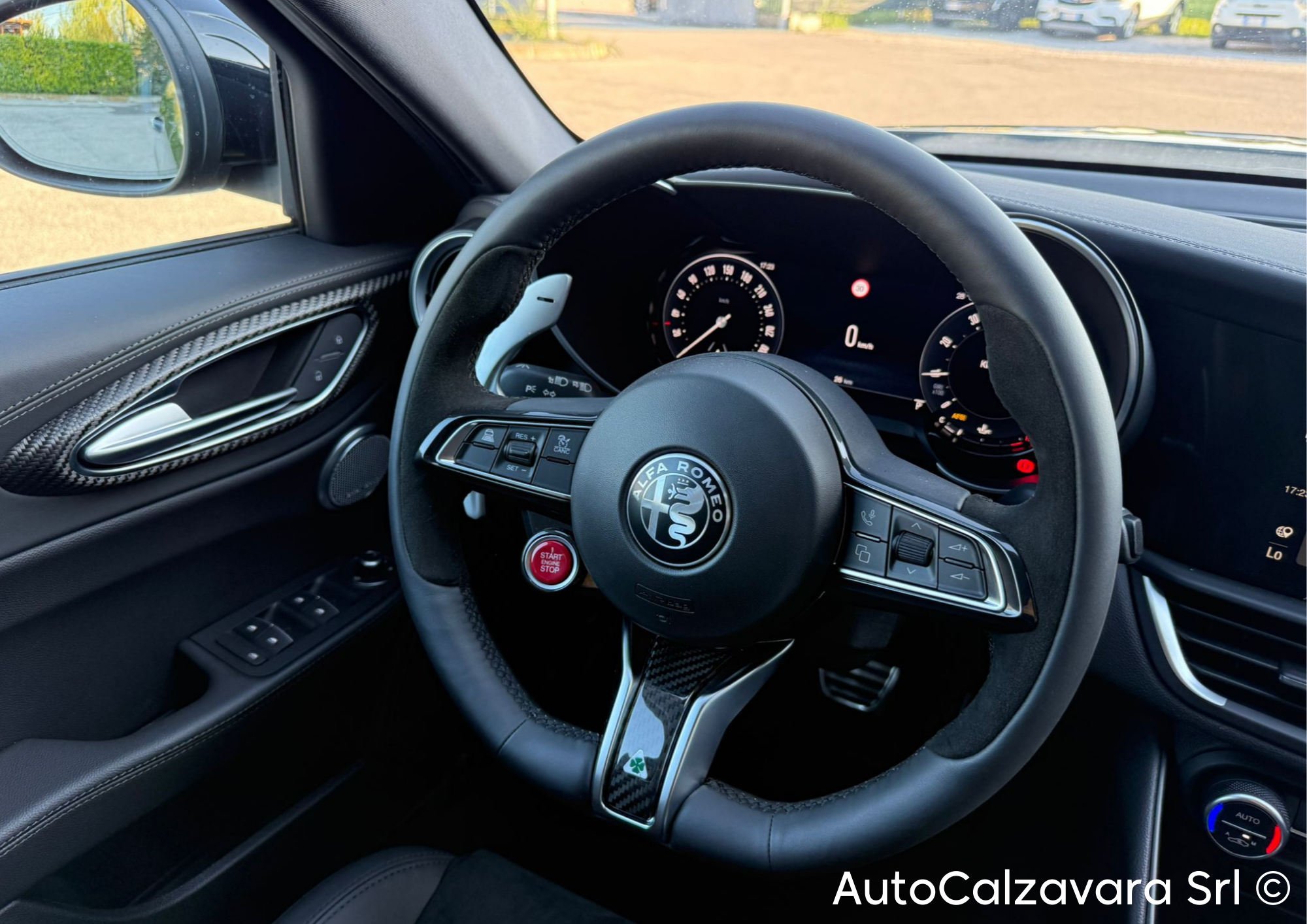 Alfa Romeo Giulia 2.9 V6 Bi-Turbo AT8 Quadrifoglio / NERO VULCANO / R7690282