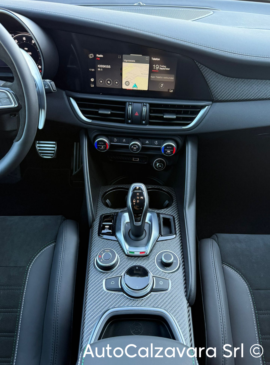 Alfa Romeo Giulia 2.9 V6 Bi-Turbo AT8 Quadrifoglio / NERO VULCANO / R7690282