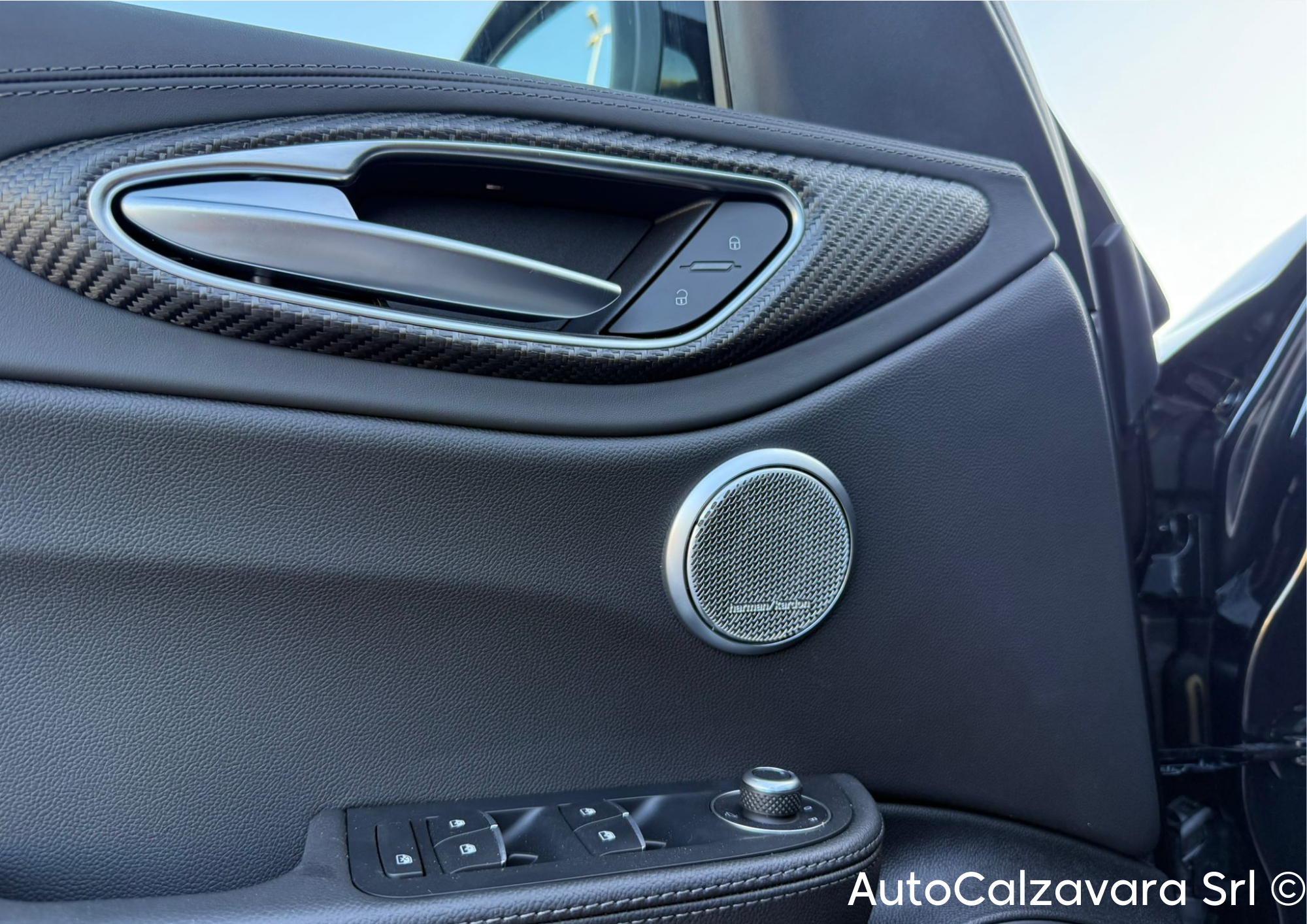 Alfa Romeo Giulia 2.9 V6 Bi-Turbo AT8 Quadrifoglio / NERO VULCANO / R7690282