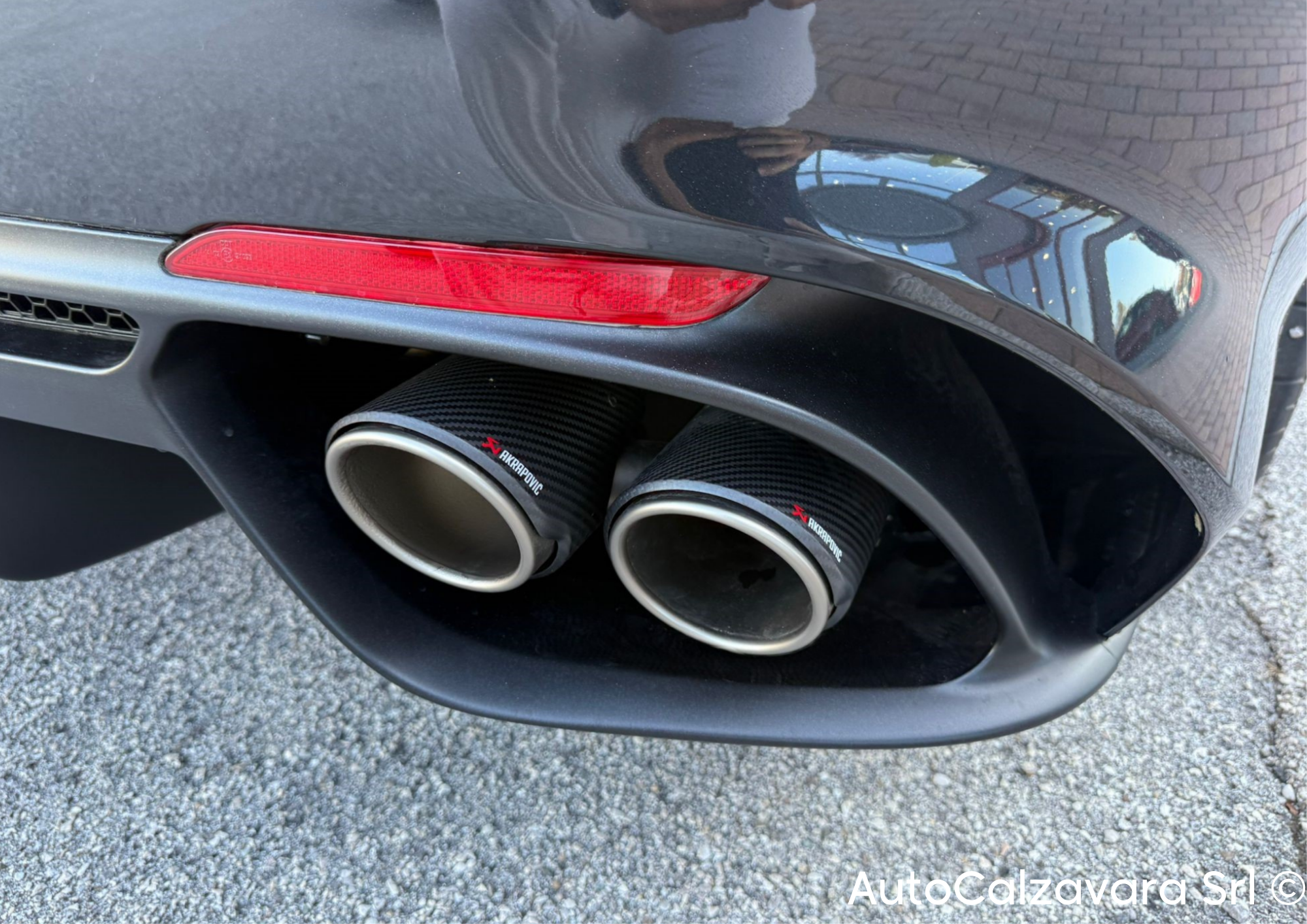 Alfa Romeo Giulia 2.9 V6 Bi-Turbo AT8 Quadrifoglio / NERO VULCANO / R7690282